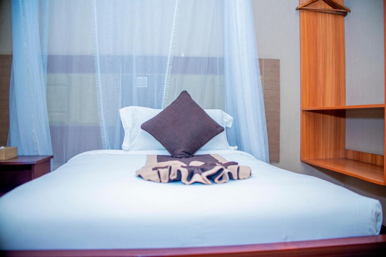 Hera Hotel คัมพาลา ภายนอก รูปภาพ