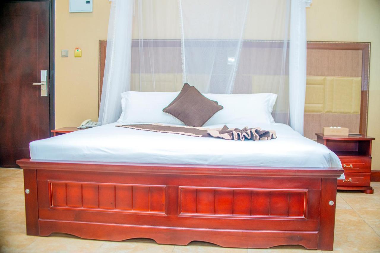 Hera Hotel คัมพาลา ภายนอก รูปภาพ