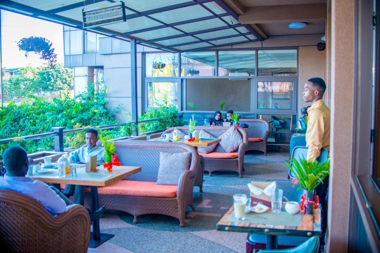 Hera Hotel คัมพาลา ภายนอก รูปภาพ