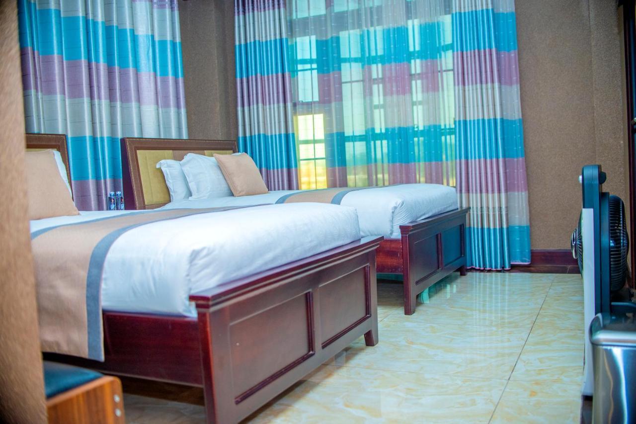 Hera Hotel คัมพาลา ภายนอก รูปภาพ
