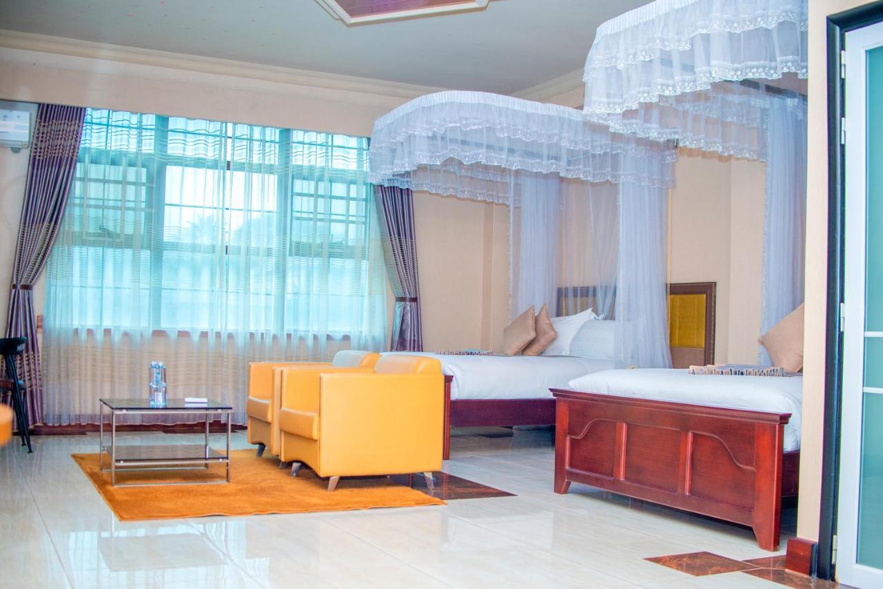 Hera Hotel คัมพาลา ภายนอก รูปภาพ