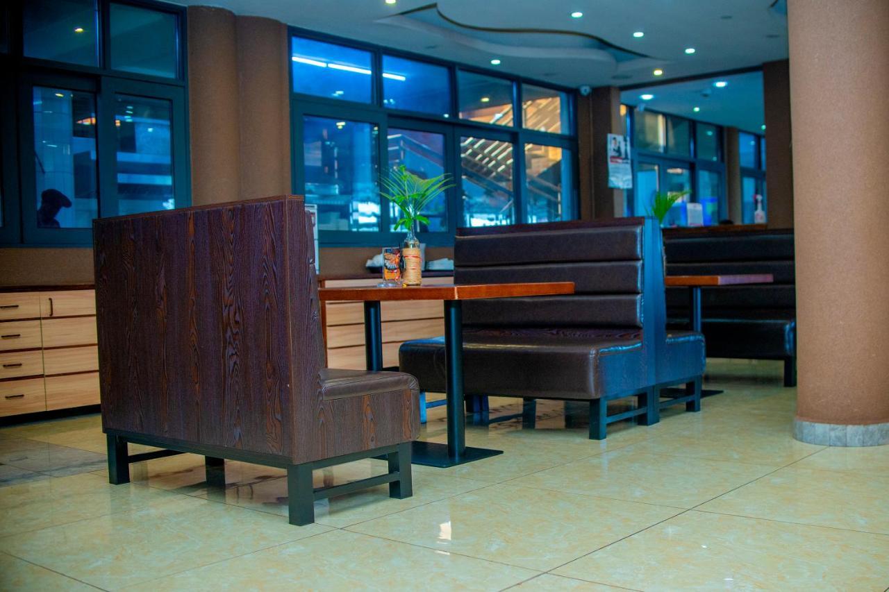 Hera Hotel คัมพาลา ภายนอก รูปภาพ