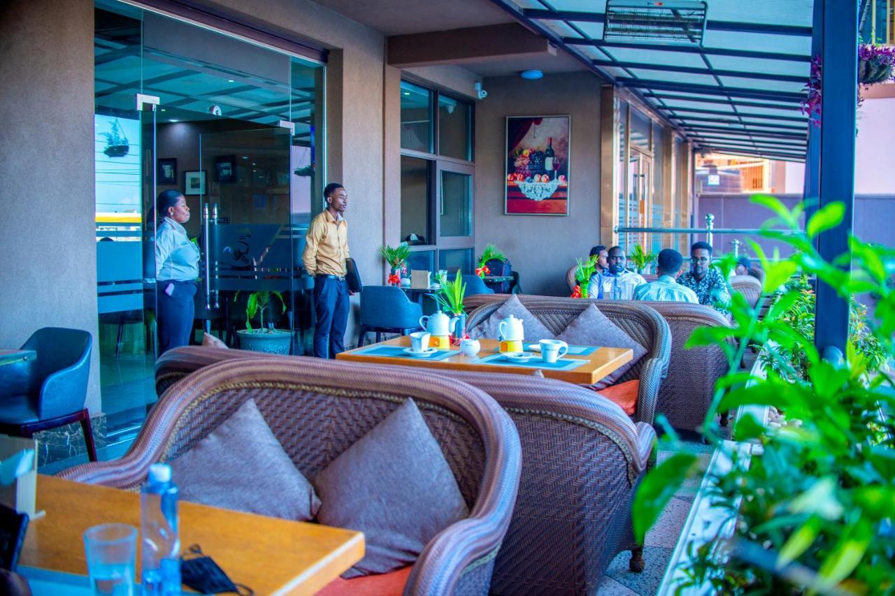 Hera Hotel คัมพาลา ภายนอก รูปภาพ
