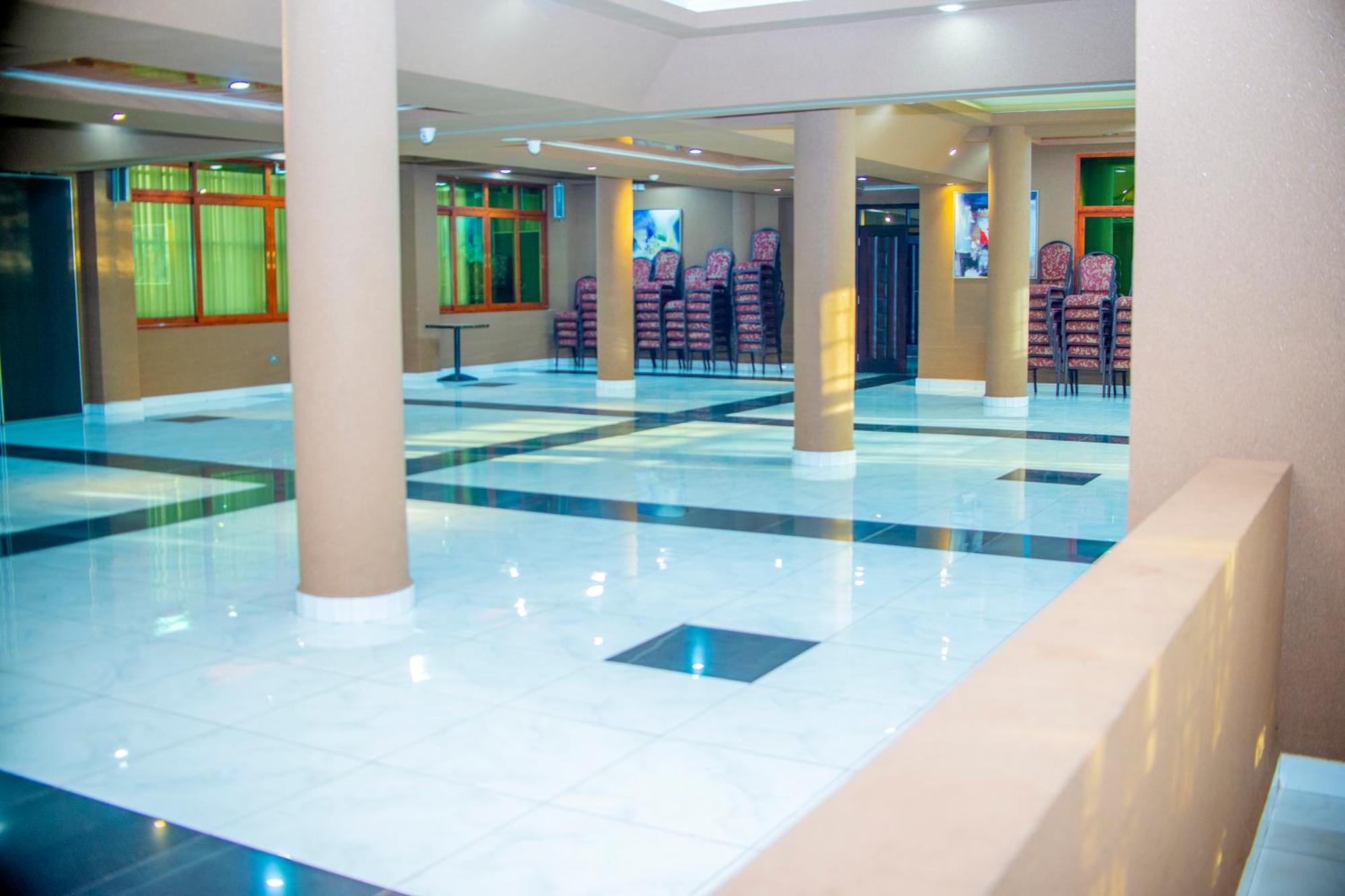 Hera Hotel คัมพาลา ภายนอก รูปภาพ